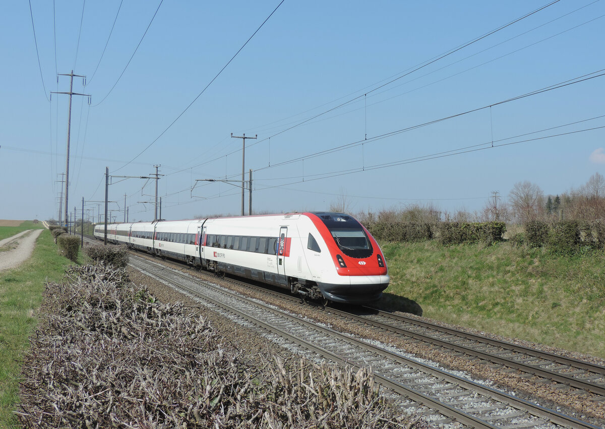 Mumpf - 25. März 2022 : RABDe 500 038  Gustav Wenk  am IR 2071 von Basel nach Zürich Flughafen unterwegs.