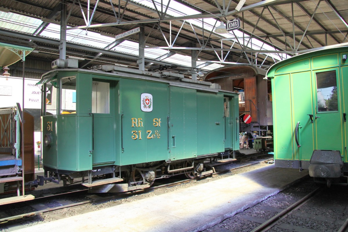 Museumsbahn Blonay-Chamby.Posttriebwagen Ze2/2 Nr.31 ex.Rheintalische Strassenbahn(RhSt)von 1914.Chamby,Depot Chaulin 07.06.14
