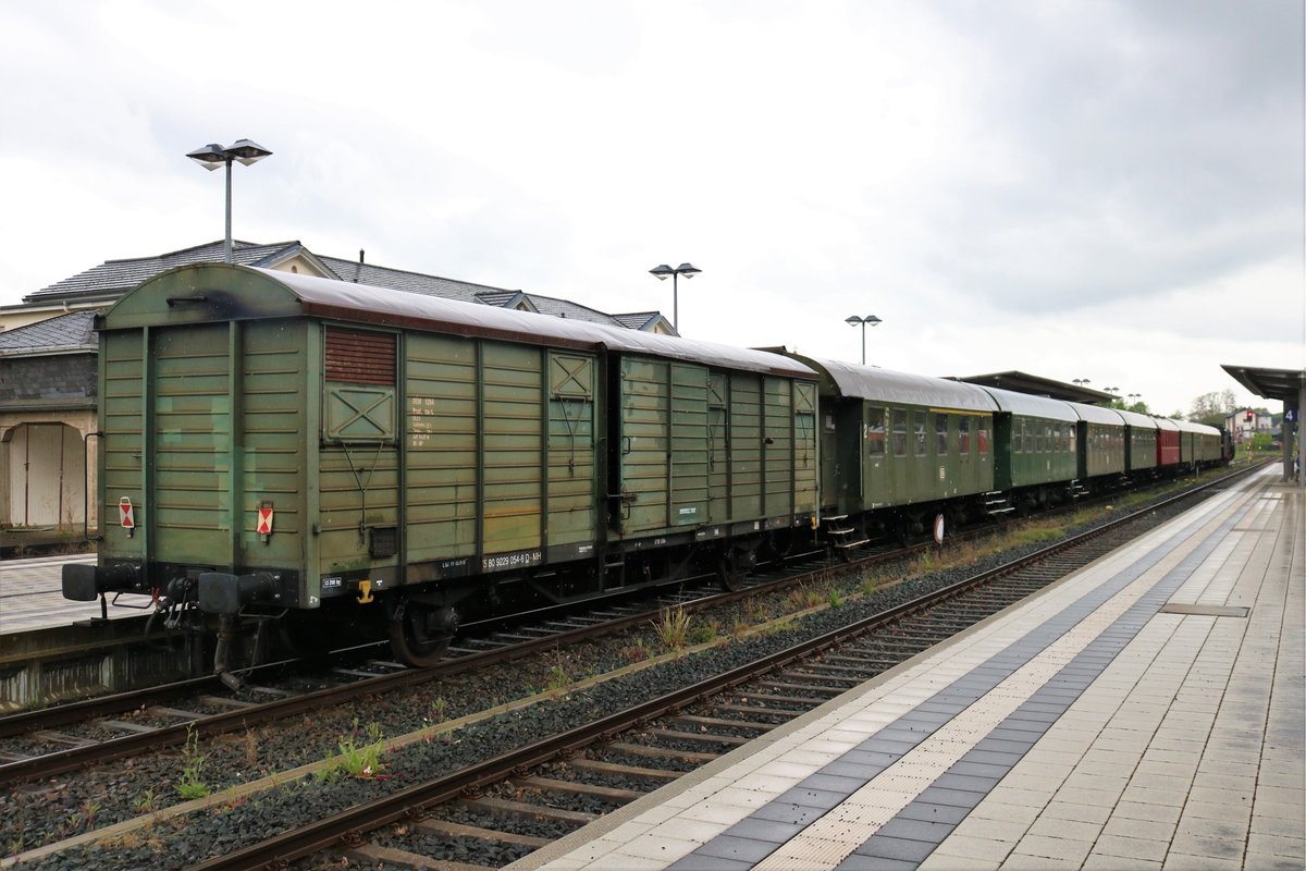 Museumseisenbahn Hanau Sonderzug am 27.04.19 in Nidda Bhf