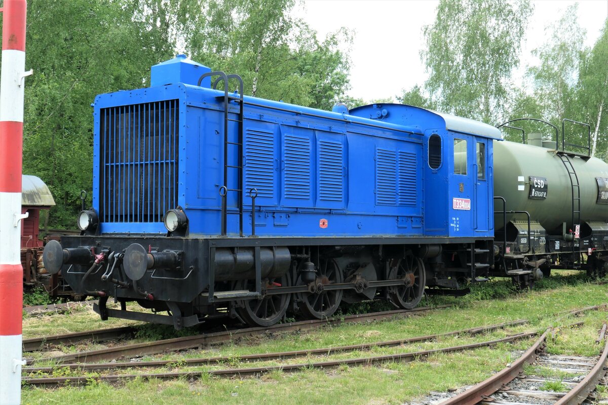 Museumslokomotive T 334.004 im Eisenbahnmuseum Lužná u Rakovníka, fotografiert am 05.06.2022