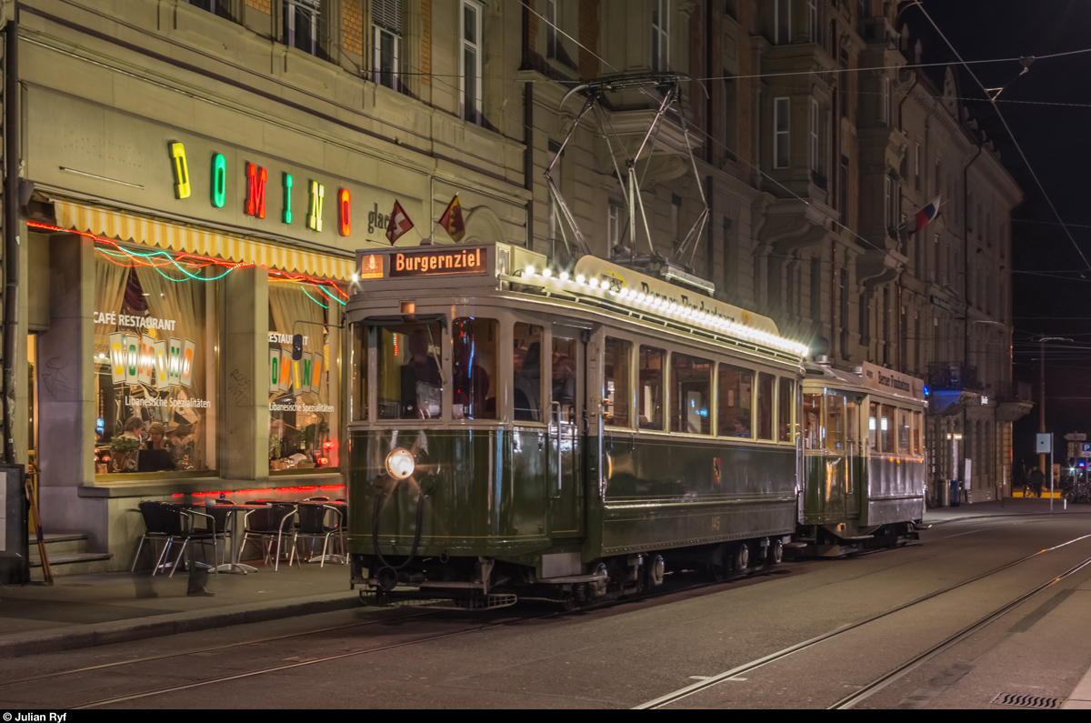 Museumsnacht Bern, 18. März 2016. Auf der Oldtimer-Tramlinie zwischen Bern Bahnhof und Burgernziel verkehrten 4 verschiedene Tramtypen des Tramvereins Bern. Der Ce 4/4 145 mit Anhänger 311 steht in der Schwanengasse bereit zur Abfahrt ins Burgernziel. Nach dieser Runde wurde der Zug gegen den Be 8/8 719 ausgetauscht.