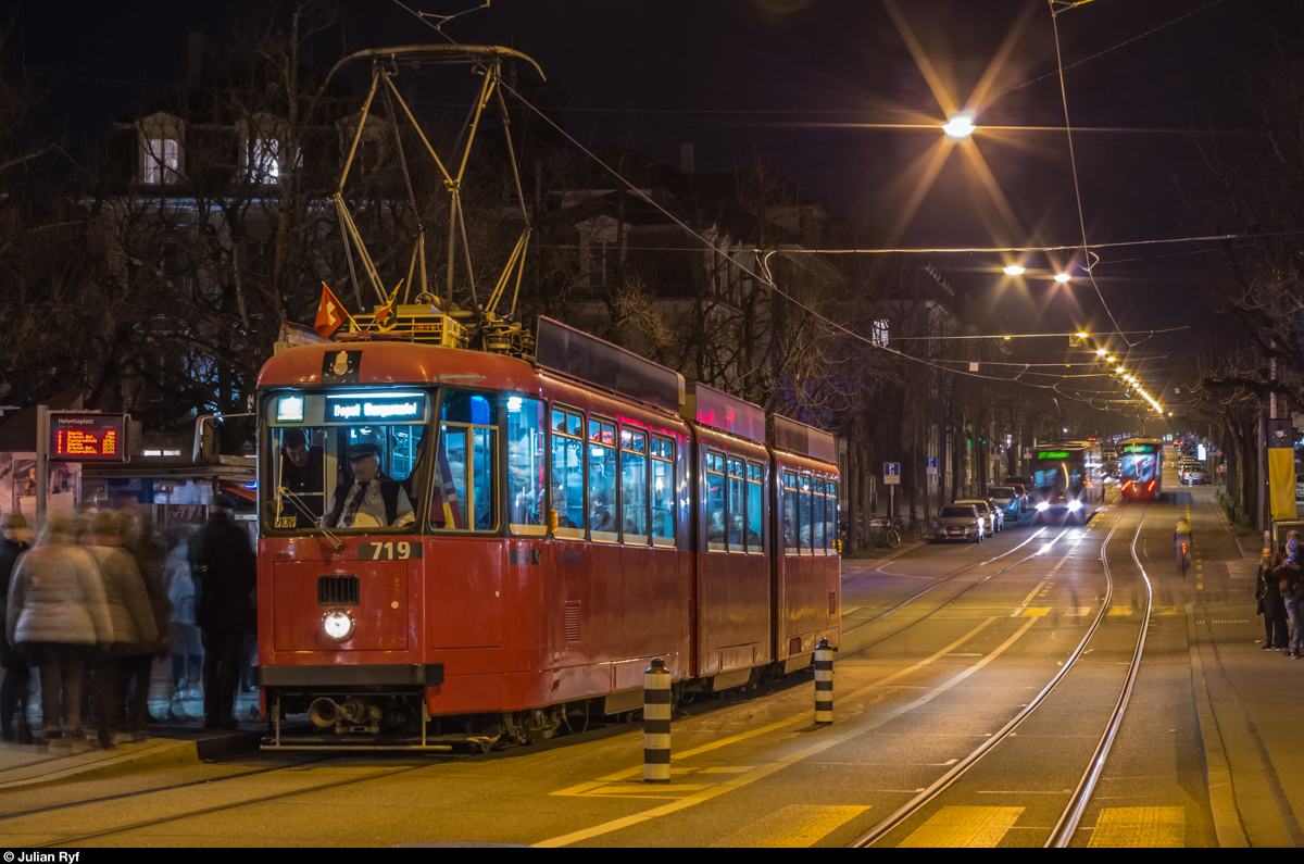 Museumsnacht Bern, 18. März 2016. Auf der Oldtimer-Tramlinie zwischen Bern Bahnhof und Burgernziel verkehrten 4 verschiedene Tramtypen des Tramvereins Bern. Der Be 8/8 719 steht am Helvetiaplatz bereit zur Abfahrt in Richtung Bahnhof.