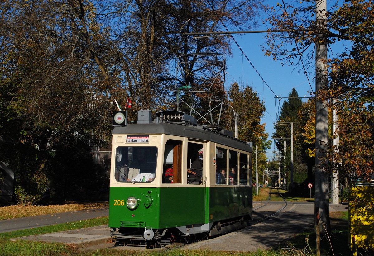 Museumstriebwagen 206 verläßt die Haltestelle Rettenbach. (12.10.2019)