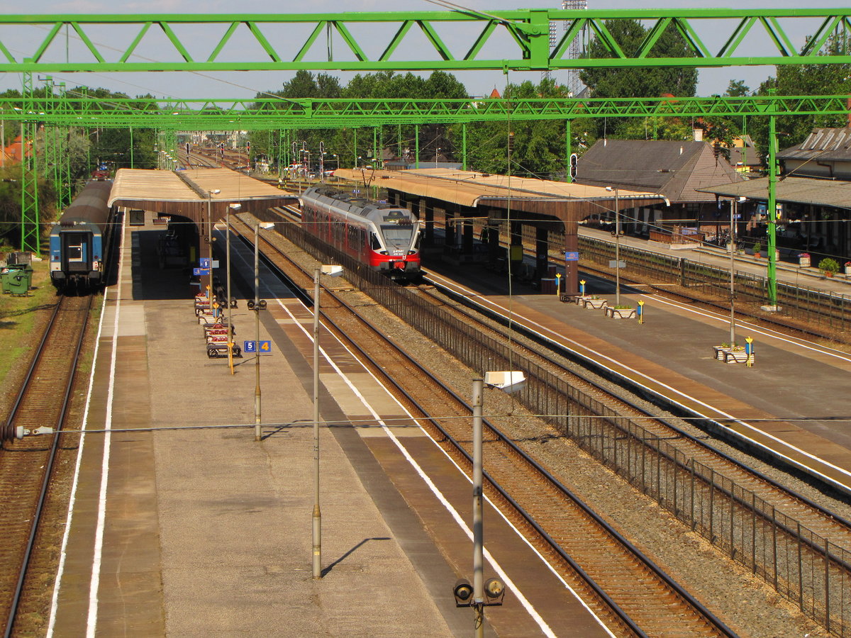 MV-START 415 034 als Sz 18724 aus Kőbnya-Kispest, am 06.06.2016 in Sifok. 