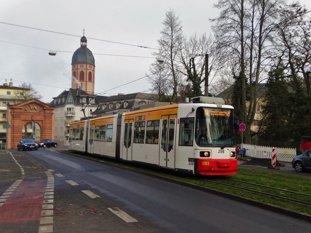 MVG Adtranz GT6M-ZR Wagen 208 am 02.12.17 in Mainz Gautor