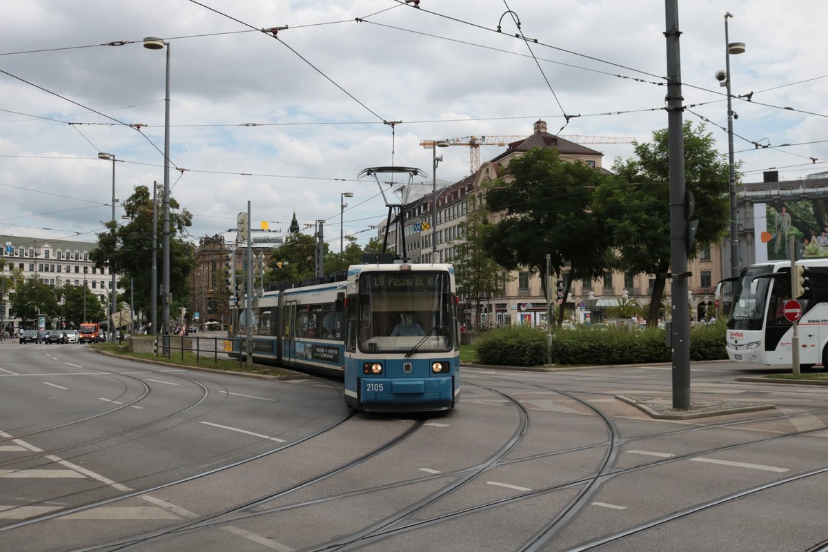 MVG Adtranz R2.2 Wagen 2105 am 14.08.20 in München