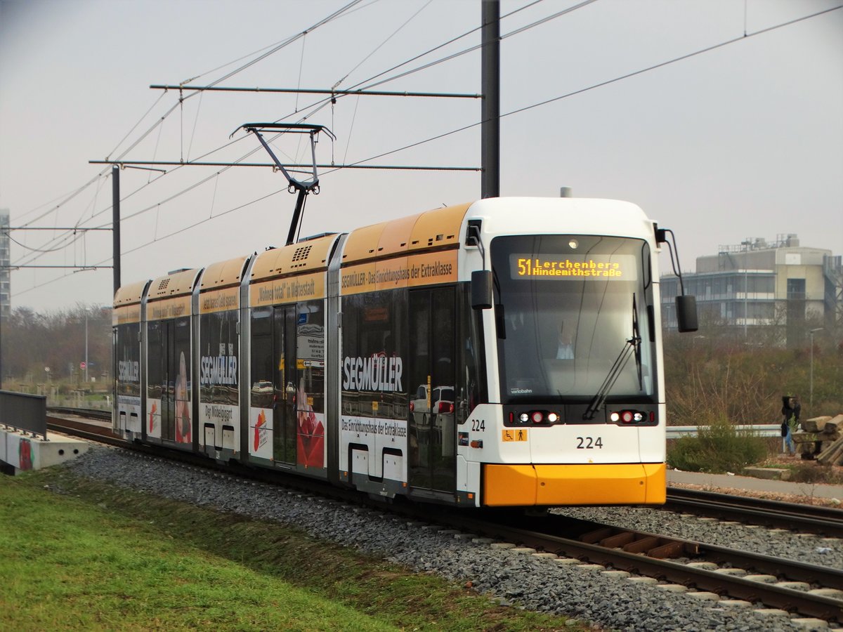 MVG Stadler Variobahn 224 am 02.12.17 in Mainz auf der Mainzelbahn