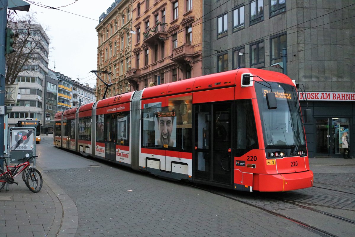 MVG Stadler Variobahn Wagen 220 am 28.12.18 in Mainz Hbf 