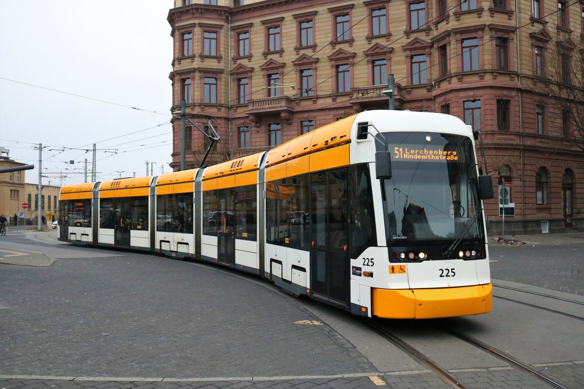 MVG Stadler Variobahn Wagen 225 am 28.12.18 in Mainz Hbf 
