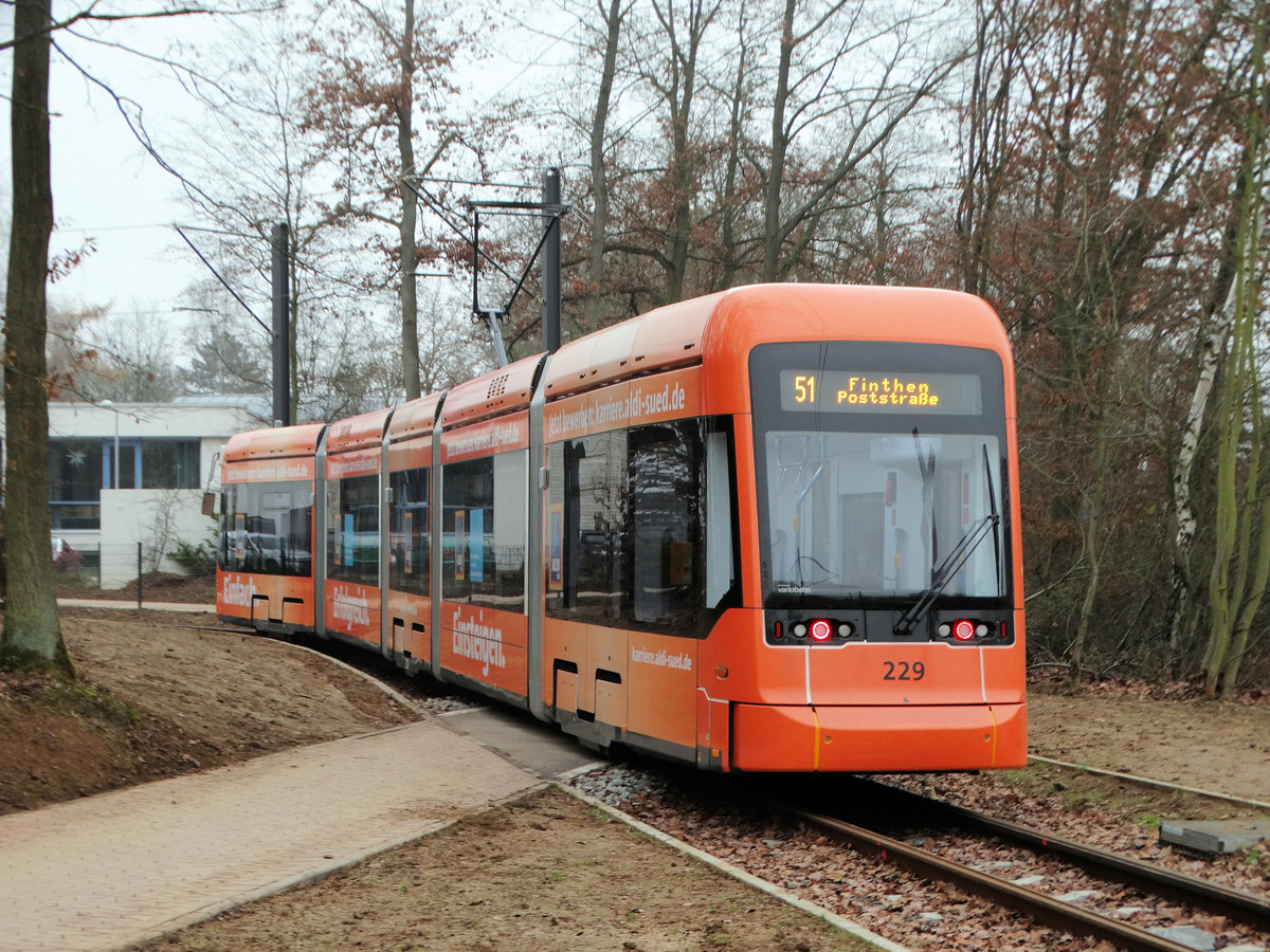 MVG Stadler Variobahn Wagen 229 am 17.12.16 in Mainz Lerchenberg