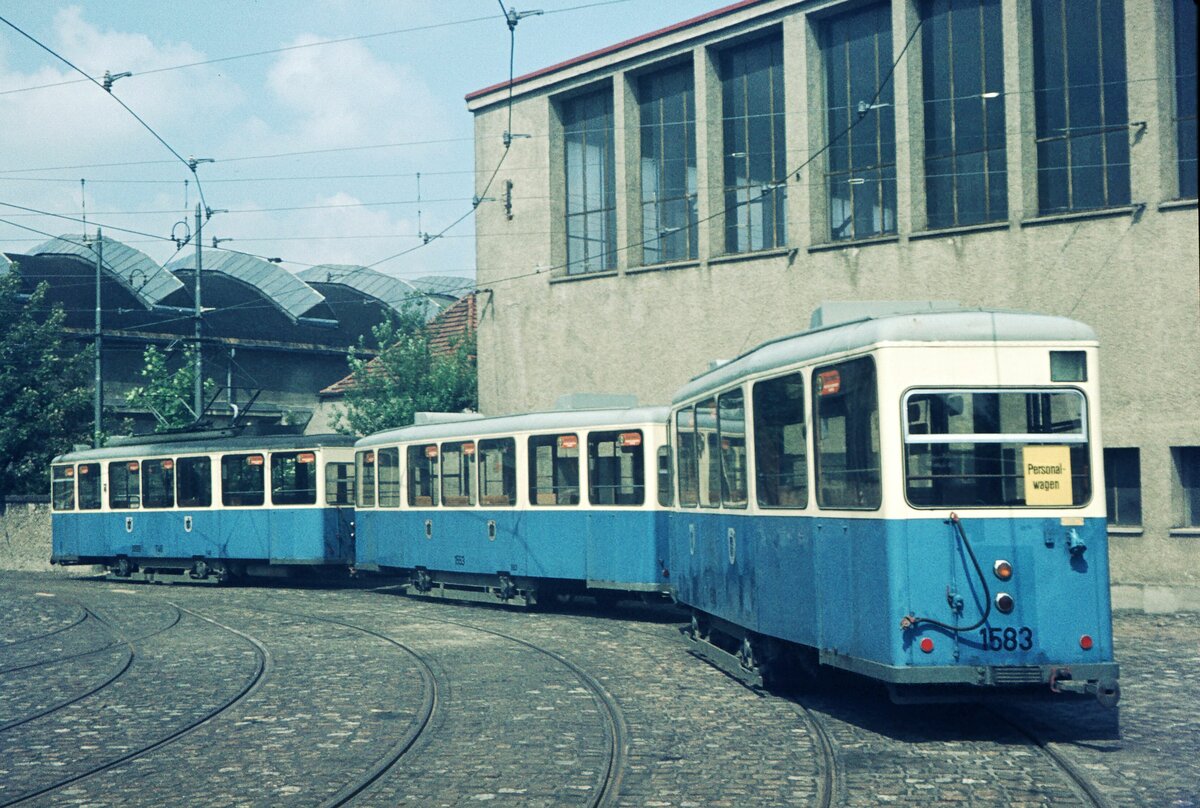 MVG__KSW-3-Wg.zug [1583]_Betriebshof Dachauer Str._[2]_25-06-1972