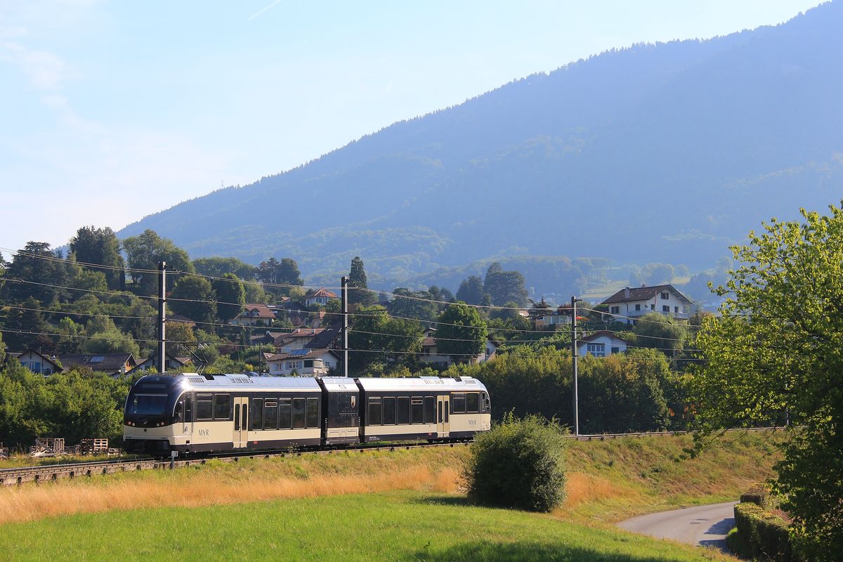 MVR Triebzug 7503 auf der Adhäsionsstrecke bei Château d'Hauteville, 2.August 2018 