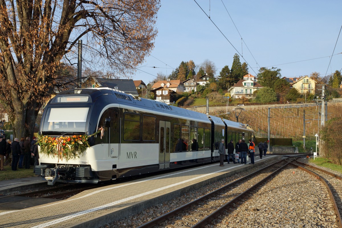 MVR/CEV: Am 11. Dezember 2015 wurde der neue ABeh 2/6 7501 (2015) anlässlich einer  sehr eindrücklichen Feier mit Musik, Ansprachen, vielen Luftballons und Böllerschüssen bei herrlichem Wetter in St-Légier eingeweiht und auf den Namen St-Légier getauft.
Foto: Walter Ruetsch 