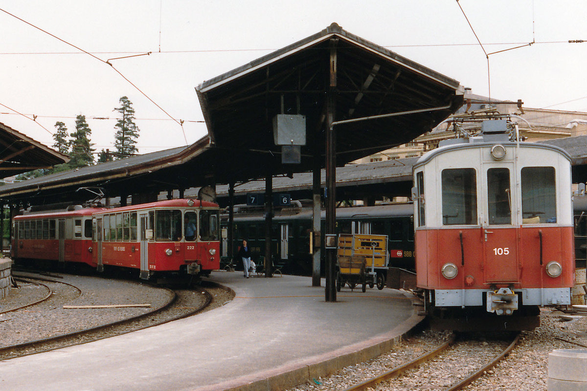 MVR/CEV: Der Endbahnhof Vevey der früheren CEV mit einem Pendelzug der 70er Jahre und dem noch existierenden zur Zeit nicht mehr betriebstüchtigen BDe 4/4 105 aus dem Jahre 1903. Die Aufnahme stammt aus dem Jahre 1984.
Foto: Walter Ruetsch 
 