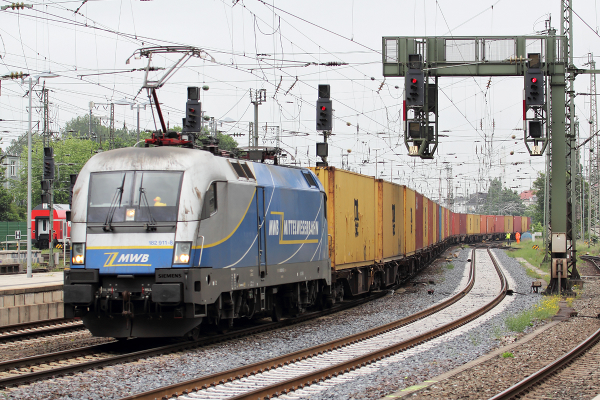 MWB 182 911-8 durchfährt Bremen 24.5.2016