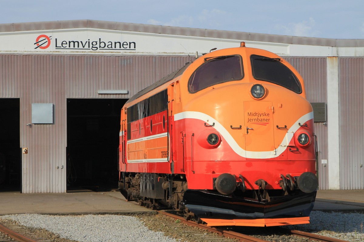 MX26 (DSB MX 1025) “Tørfisken” der Midtjyske Jernbaner bei Bahnbetriebswerke Lemvig am 10-8-2015.