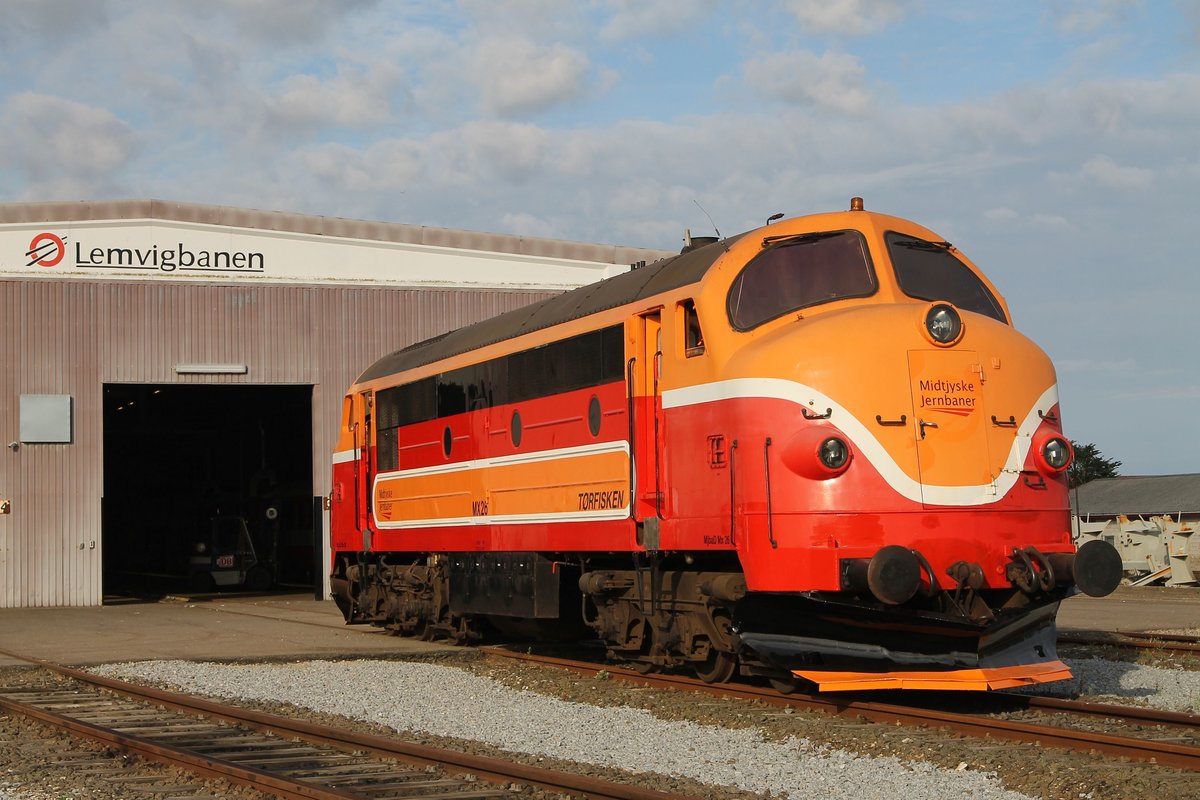 MX26 (DSB MX 1025) “Tørfisken” der Midtjyske Jernbaner bei Bahnbetriebswerke Lemvig am 10-8-2015.