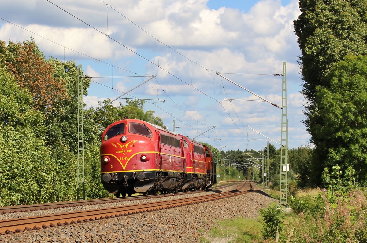 MY 1149 (227 008-0, MY 1155 (227 010-6)von Altmark-Rail und 214 025 fuhren am 19.08.17 von Haldensleben nach Hartmannshof. Hier ist die Fuhre bei Plauen/V. zu sehen.