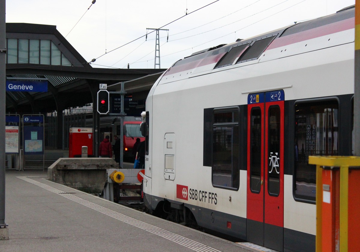 Na hoffentlich wird dieses Signal nie grün sein - RABe 524 009 auf Gleis 5 in Genf. 01.02.2014