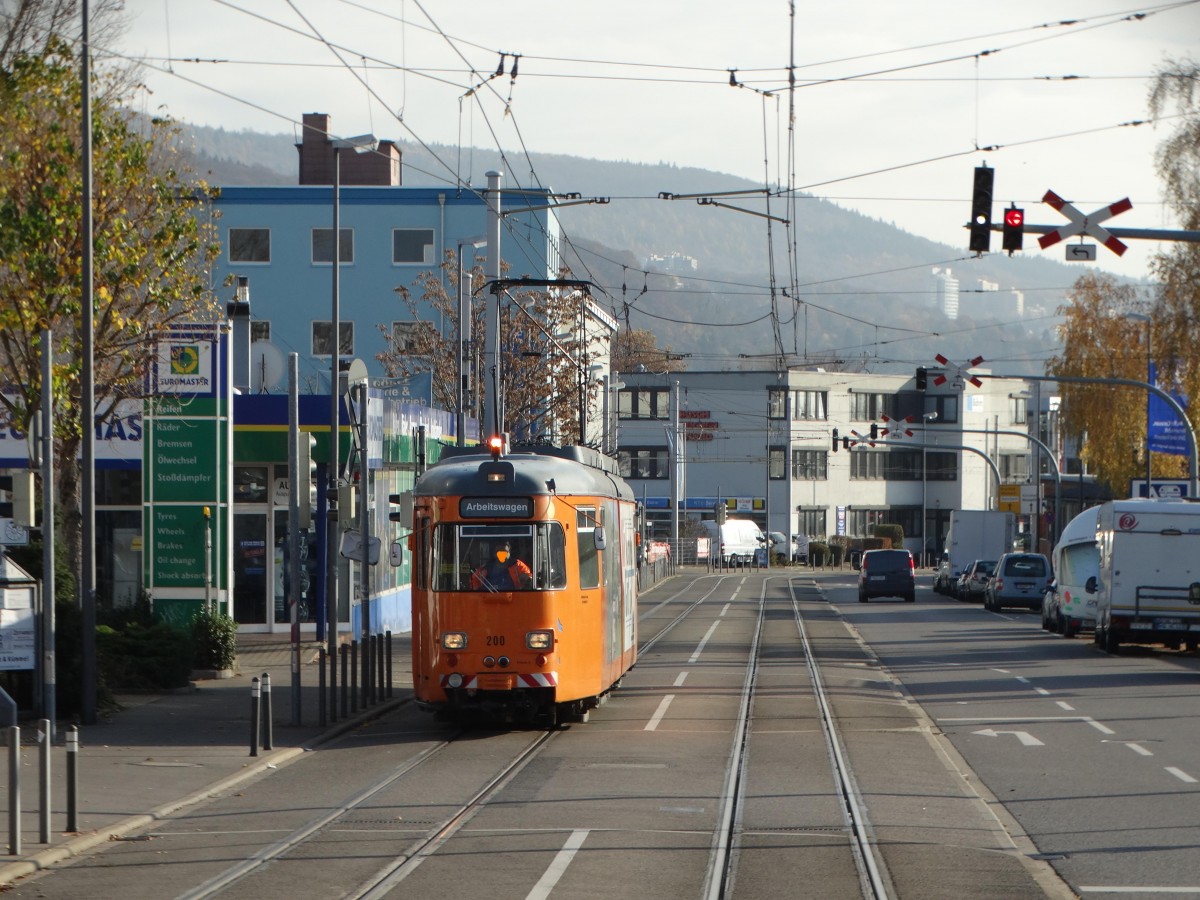 Na was kommt den da ? RNV Düwag GT6 200 Schienenschleifzug am 12.11.15 in Heidelberg auf der Linie 26
