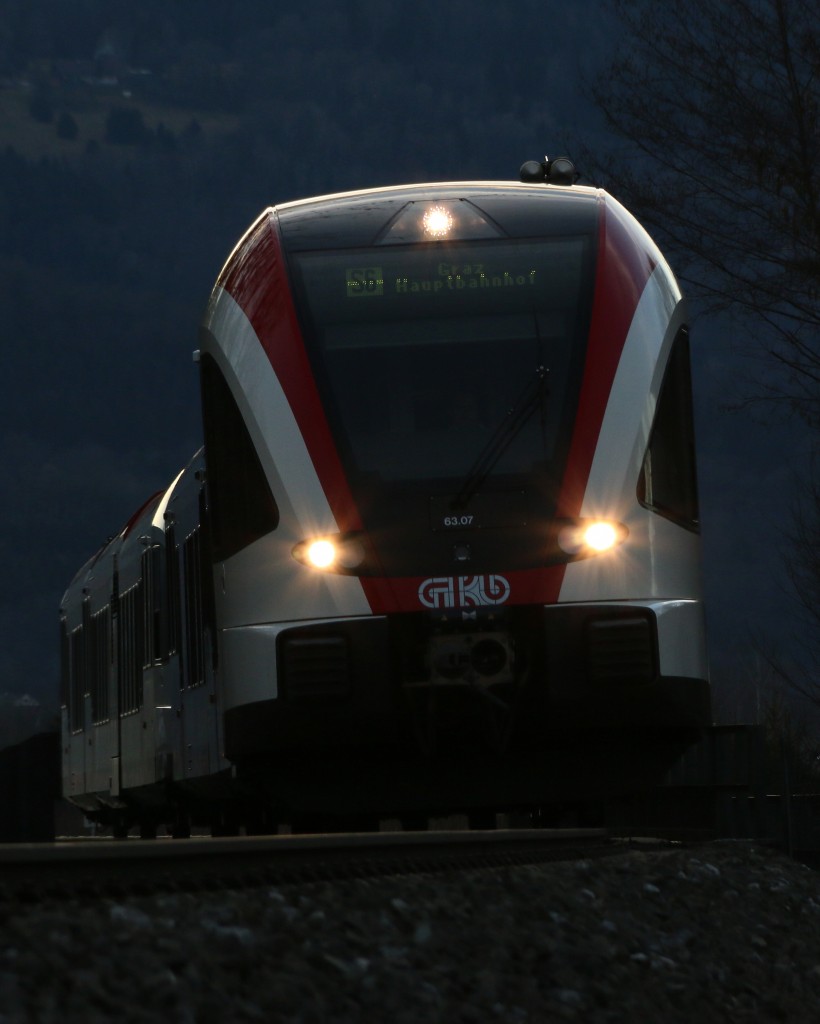 Nach der Begegnung mit R8´567 rollt dieses GTW Pärchen gen Graz . Kurz vor Frauental Bad Gams am heutigen 1.03.2016