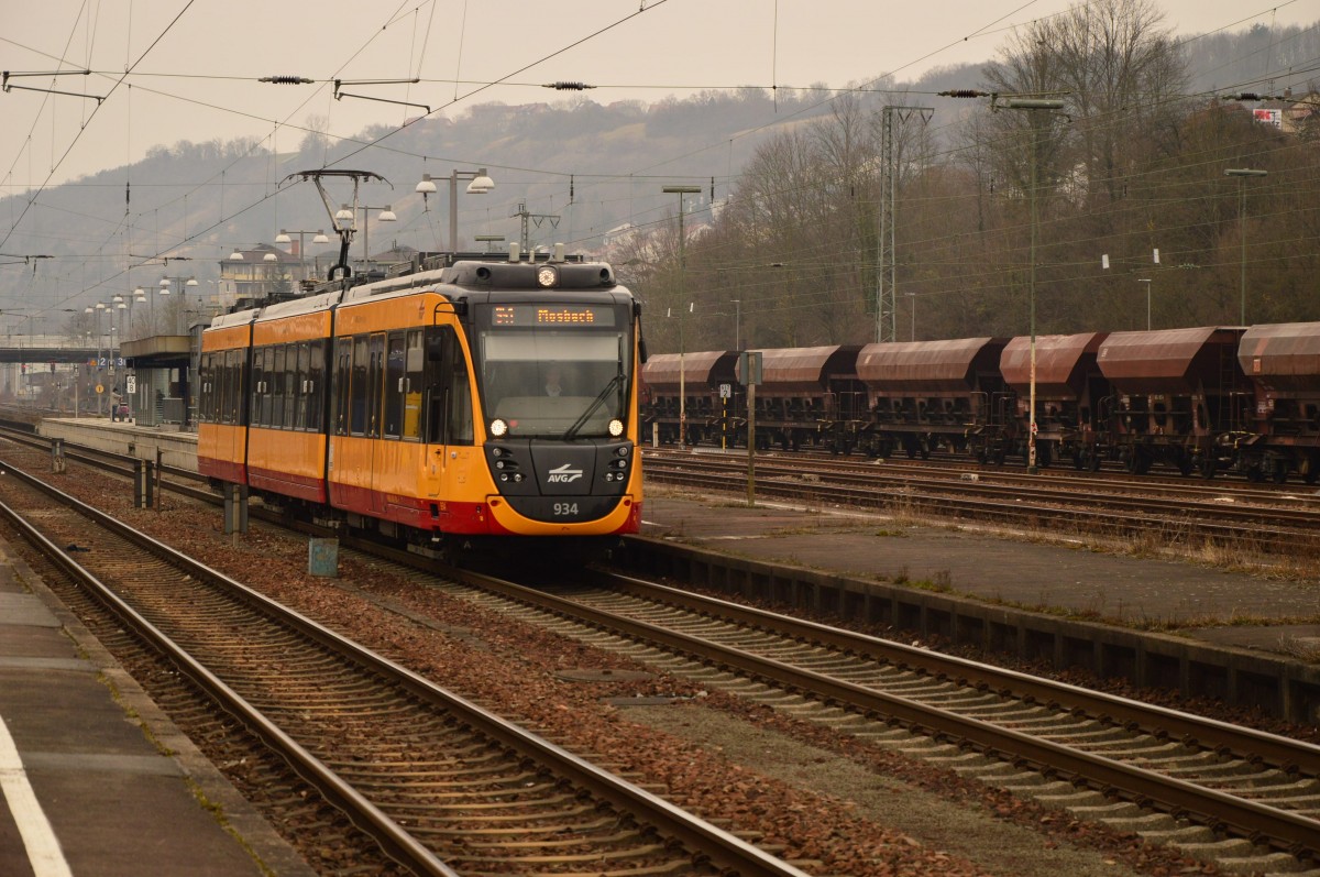 Nach dem Kopfmachen in Neckarelz, begibt sich nun der AVG Triebwagen 945 als S41 nach Mosbach Baden. 14.3.2015