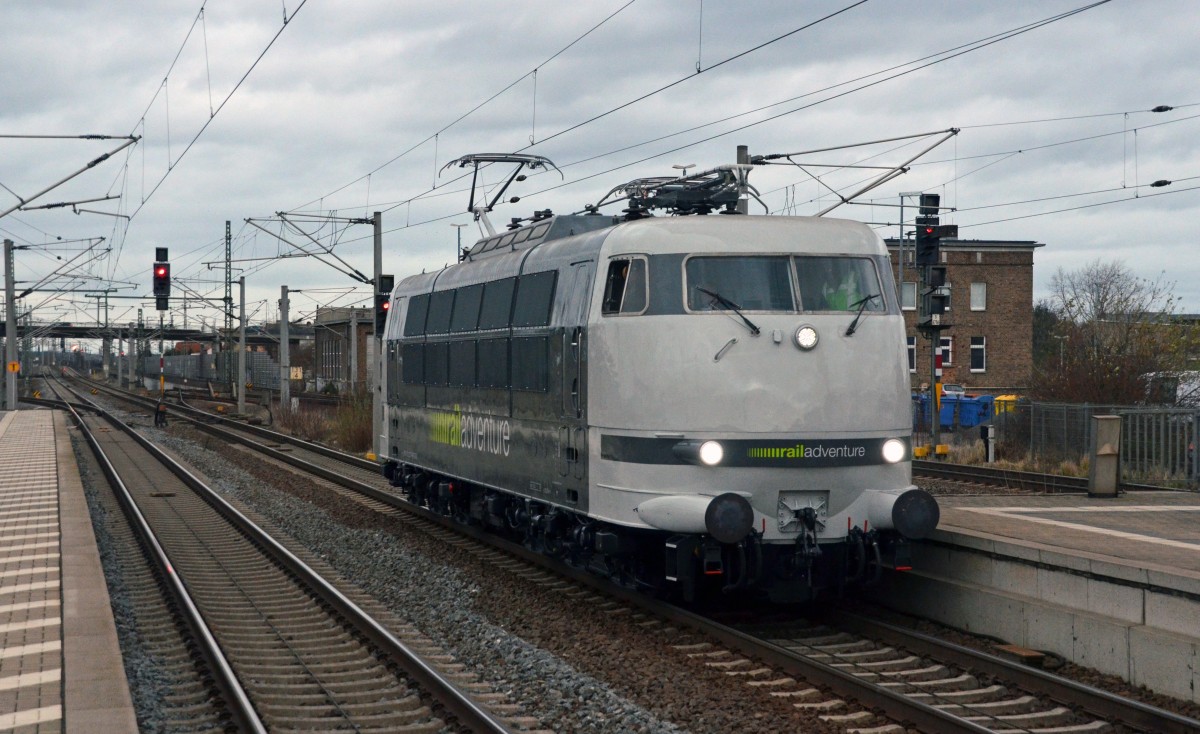 Nach ihrer circa zweistündigen Probefahrt kehrte 103 222 am 23.12.14 von Jüterbog nach Bitterfeld zurück.
