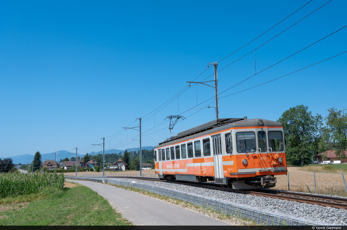 Nach einer Kollision zwischen einem ASm Be 4/8 und einem LKW am 14.07.2020 bei Aarwangen wurde der nur als Reserve dienende Be 4/4 103 Triebwagen für einige Wochen planmässig zwischen Langenthal und St. Urban eingesetzt. Hier am 30.07.2020 bei Kaltenberg Roggwil aufgenommen.
