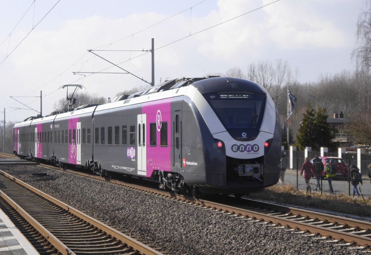 Nach kurzem Aufenthalt in Lengede setzt ET 107 seine Fahrt nach Hildesheim fort (8.3.16).