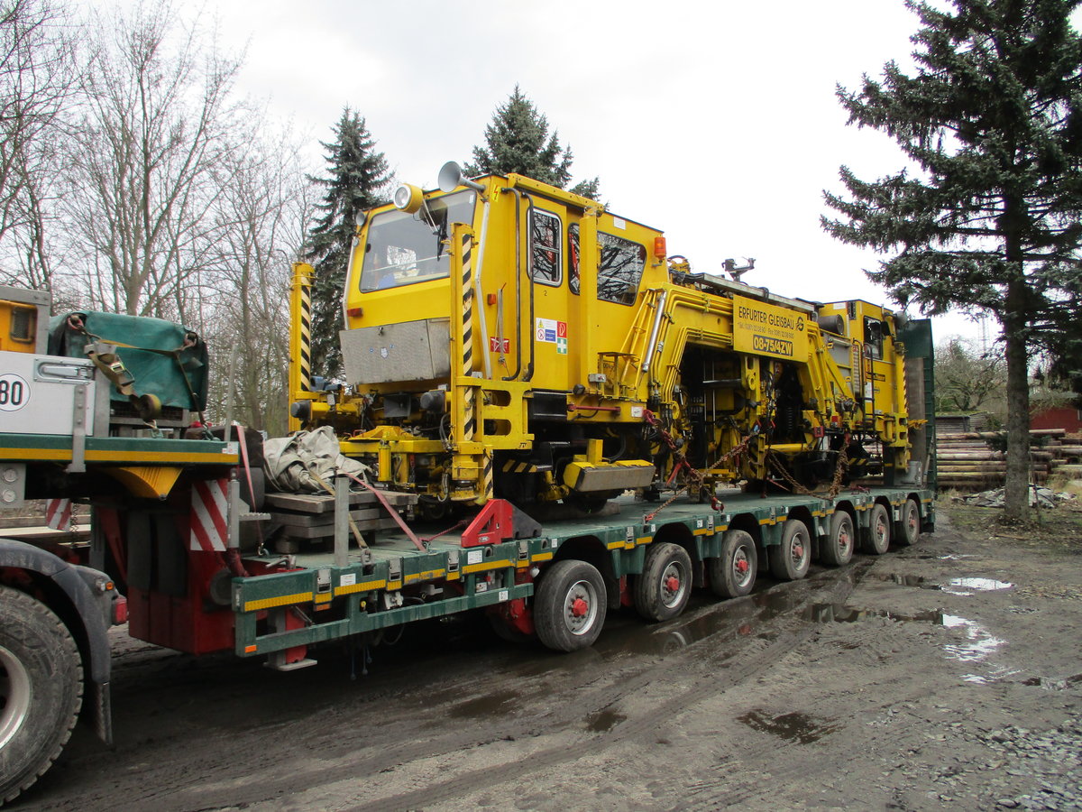Nach Putbus wurde diese Gleisstopfmaschine gebracht.Aufgenommen am 08.März 2020.