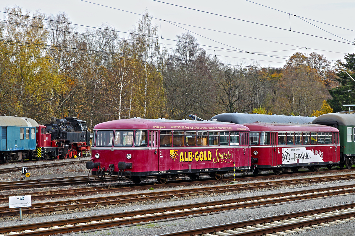 Nach einer Sonderfahrt stehen VS 97 605/VS 97 604 abgestellt am Bahnhof Rottweil.Bild vom 9.11.2014