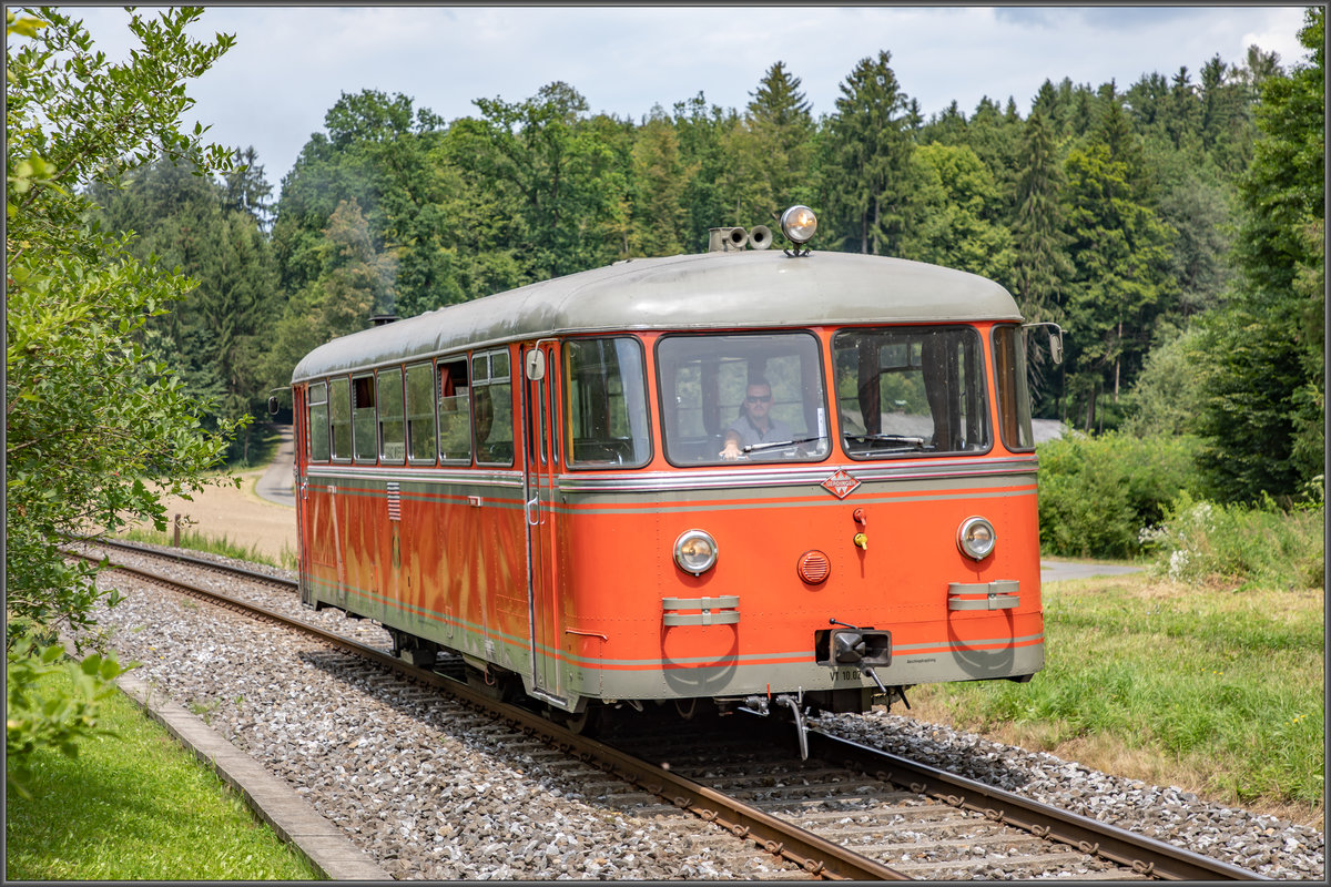 Nach einer Zugbegegnung in Lannach geht's für VT10.02 weiter durch den Oisnitzgraben. 
22.07.2019