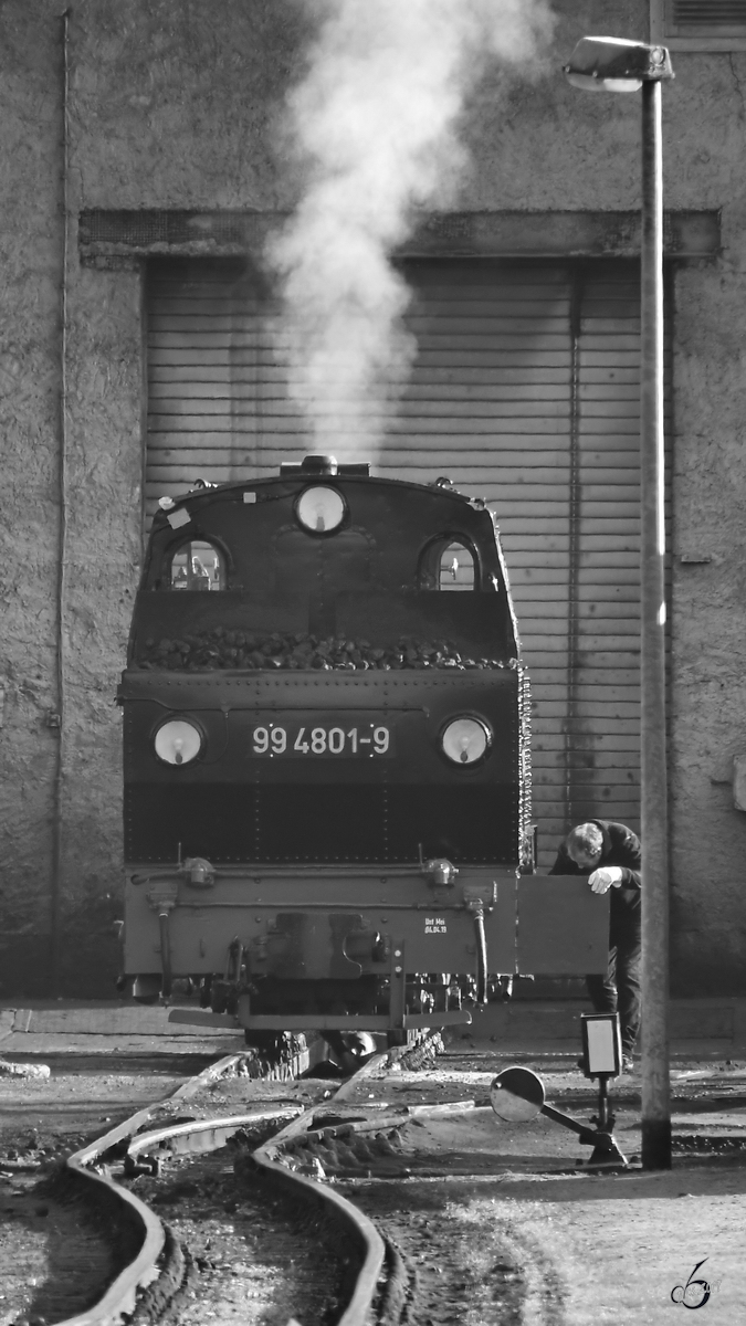 Nachbereitung an der Schmalspur-Dampflokomotive 99 4801-9 Anfang April 2019 am Bahnhof Putbus.