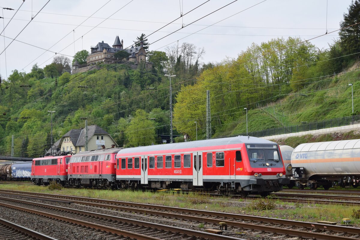 Nachdem 111 012 die 3 Schienenbusse in Linz abgehangen und gesichert hat ging es zusammen mit dem Wittenberger Kopf und 218 4436 auch schon weiter in Richtung Koblenz und weiter nach Ulm.

Linz 23.04.2022