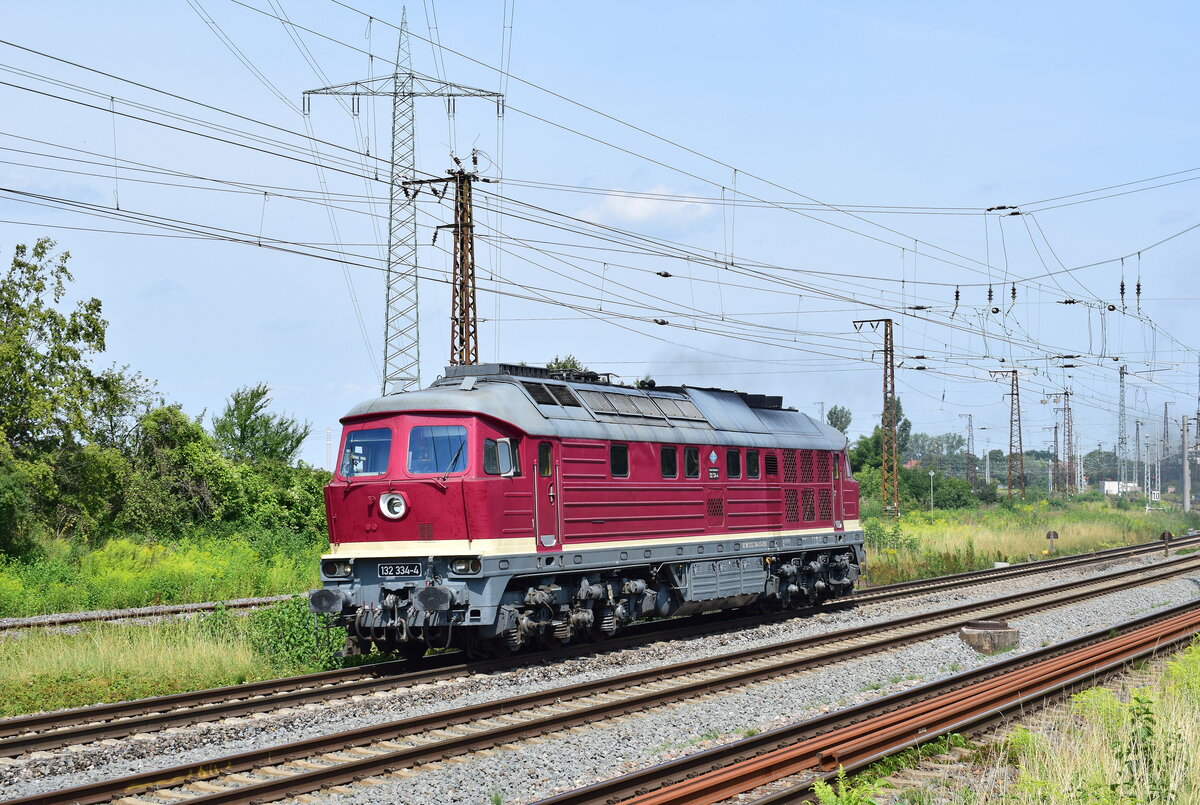 Nachdem 132 334-4 ihren Kesselwagenzug in Großkorbetha abgestellt hat ging es wieder Lz in Richtung Weißenfels.

Großkorbetha 13.08.2021