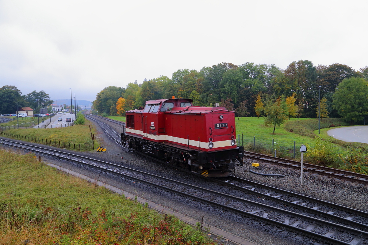 Nachdem 199 872 am Mittag des 16.10.2015 einen Personenzug im Bahnhof Wernigerode bereitgestellt hat, ist sie jetzt auf dem Weg zurück zur Wagenhalle. (Bild 1)