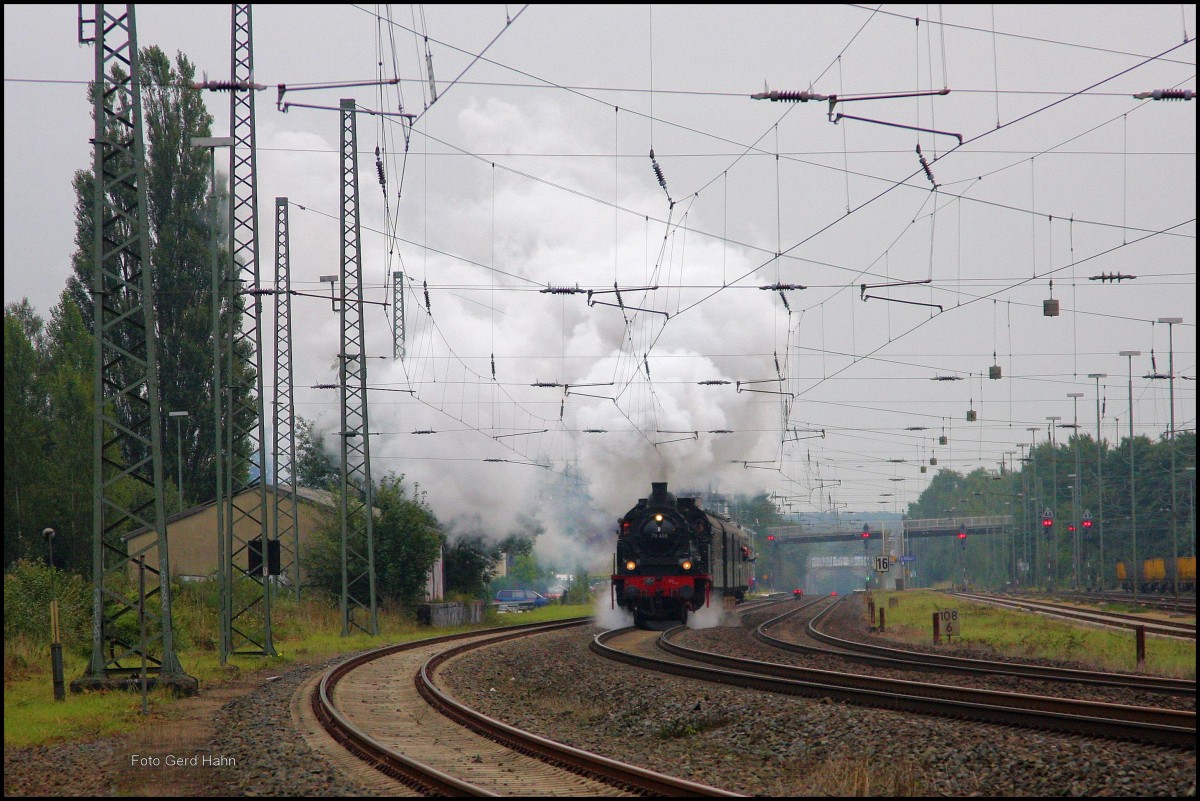 Nachdem 78468 am 19.09.2015 mit einem Sonderzug von Nostalgiereisen in Hasbergen gehalten hatte, machte die Maschine mächtig Dampf, um den Zug wieder zu beschleunigen. Die Fahrt ging übrigens nach Essen zur Zeche Zollverein.
