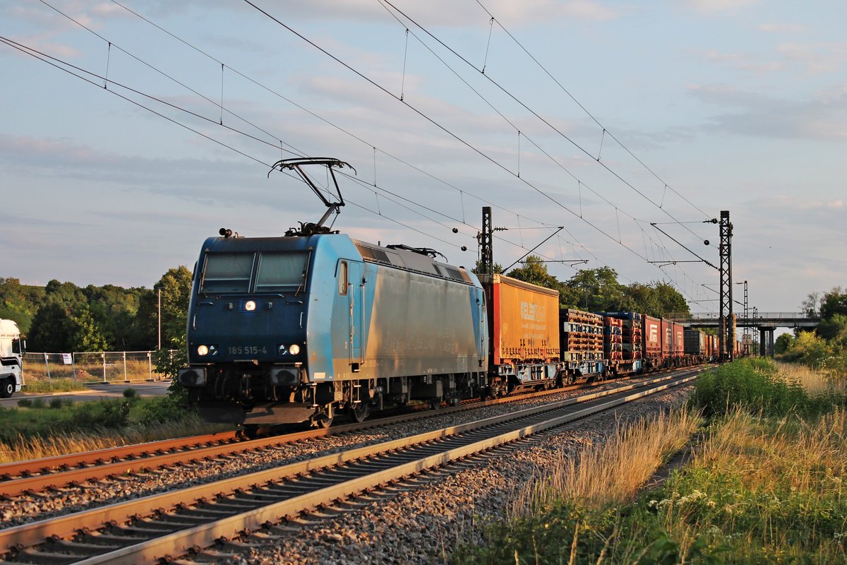 Nachdem am 20.07.2017 die ATLU/RTX 185 515-4 ihren Containerzug in Muttenz abgegeben hatte, fuhr sie wieder am gleichen Abend mit einem  MAGETRA -KLV zurück nach Aachen West und kam auch dabei auch wieder am Industriegebiet von Buggingen vorbei.