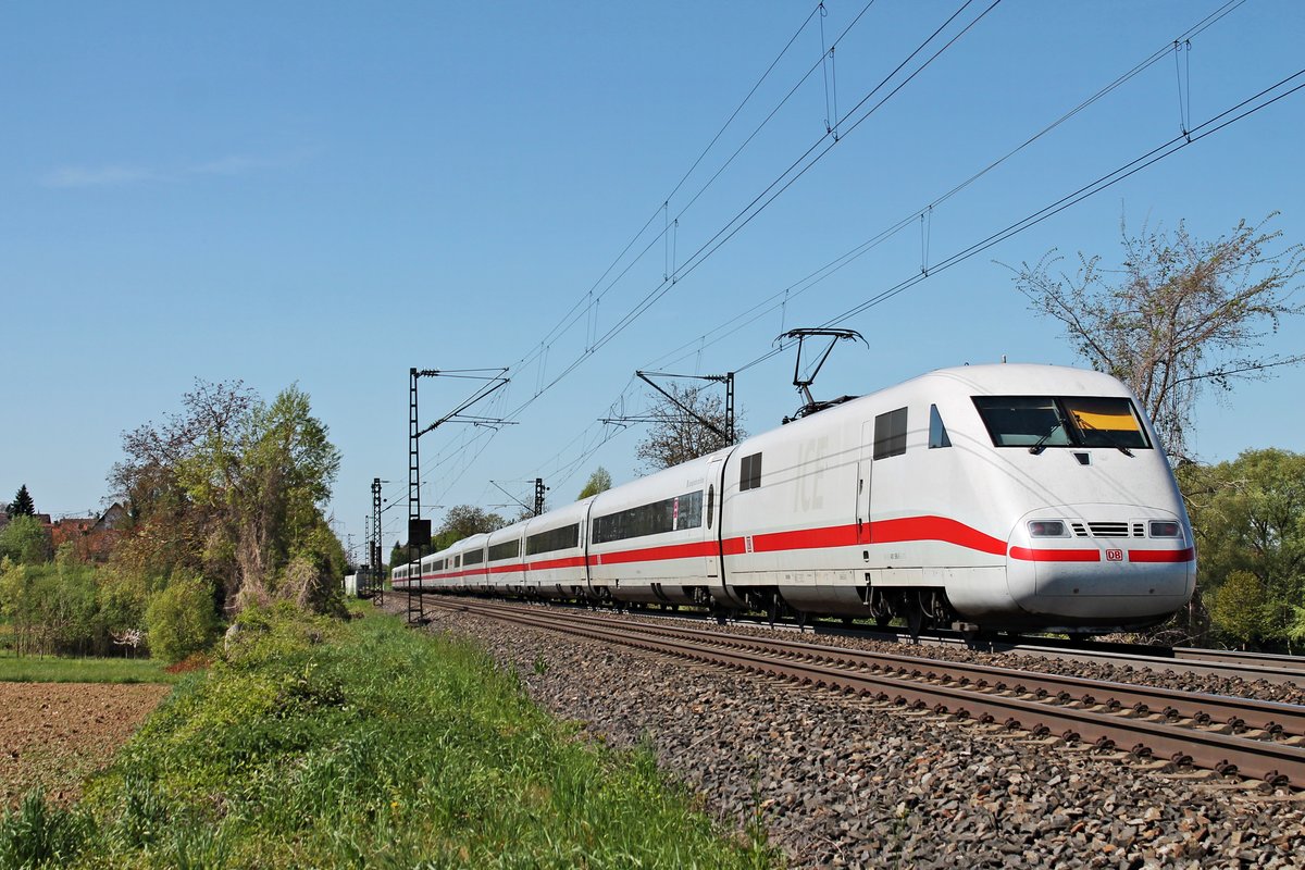 Nachdem der nächste Blockabstand von der RoLa geräumt worden ist, konnte am 05.05.2016 der 401 590-5  Ludwigshafen am Rhein  wieder ein Stückchen weiter bei Scherzingen in Richtung Schweizer Grenze fahren.