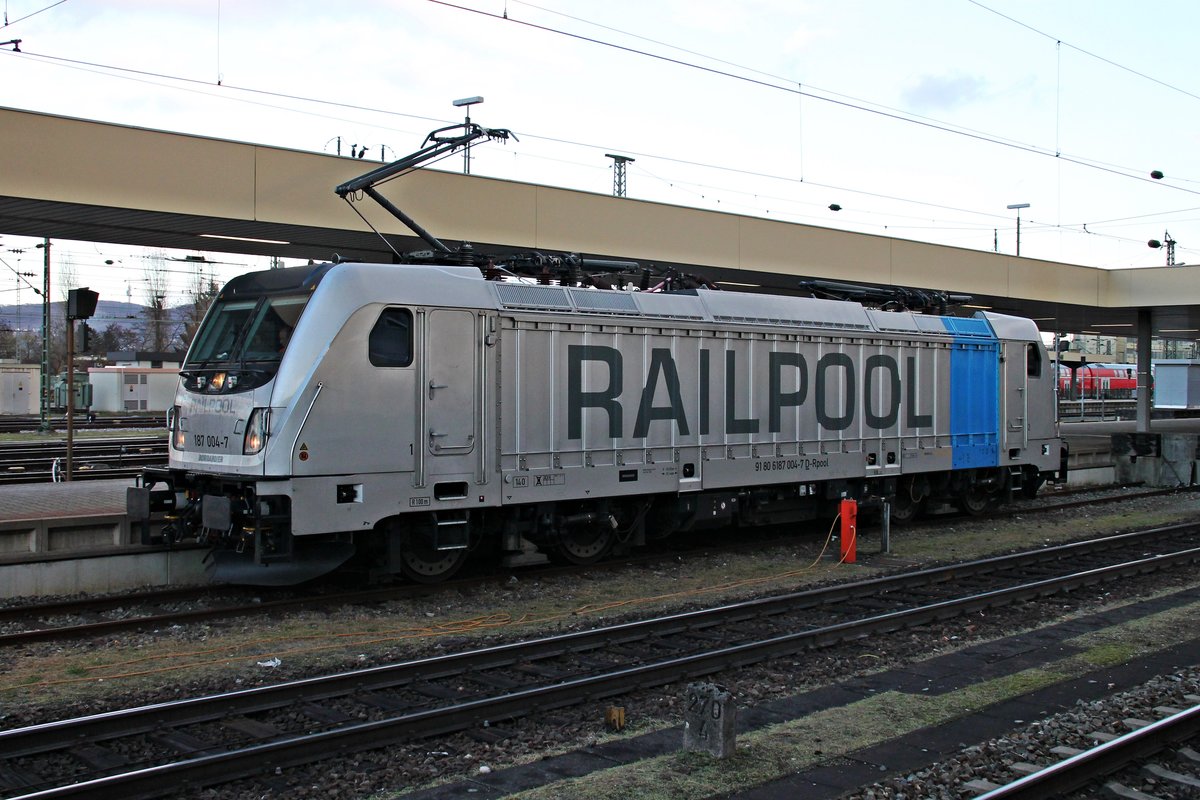 Nachdem Railpool 187 004-7 mehrere Tage ETCS-Messfahrten im Leipziger Raum durchführte, stand sie am 23.11.2015 auf Gleis 96 in Basel Bad Bf abgestellt und wird kurze Zeit später ihren ersten Zug für BLS Cargo, wo sie danach wieder vermietet war, bespannen wird.
