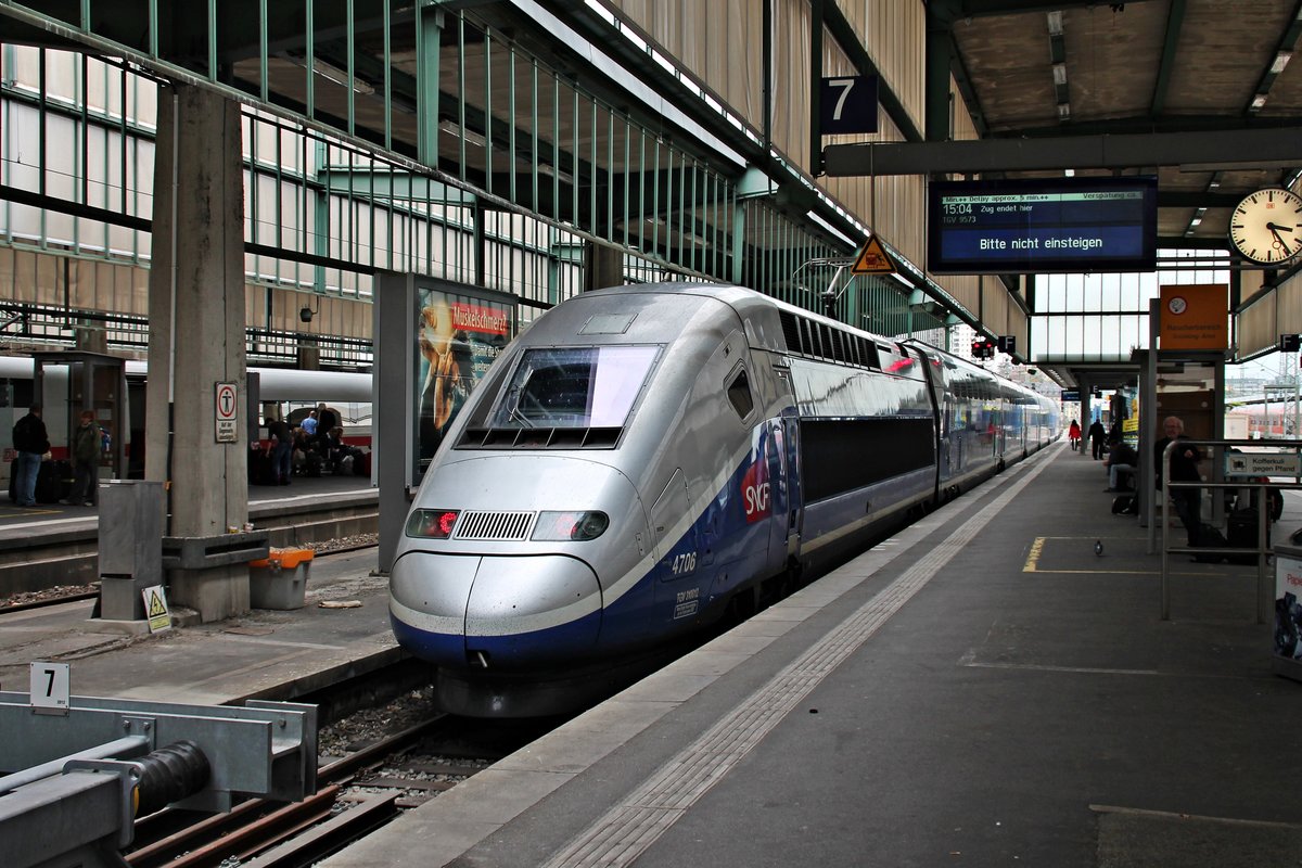 Nachdem TGV 4706 (310 012) als TGV 9573 (Paris Est - Stuttgart Hbf) im Zielbahnhof angekommen ist, wird dieser in kürze ins BW Rosenstein zu Pause fahren.