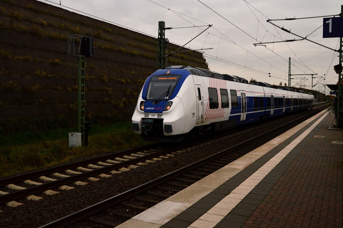 Nachfolger von den DB RE7 lokbespannten Zügen sind die National Express Hamsterbacken. Der Triebwagen der Baureihe 9443 356-3 D-NXG ist hier auf einer Testfahrt bei Allerheiligen vor meine Linse gefahren am heutige Abend. Den 23.10.2015