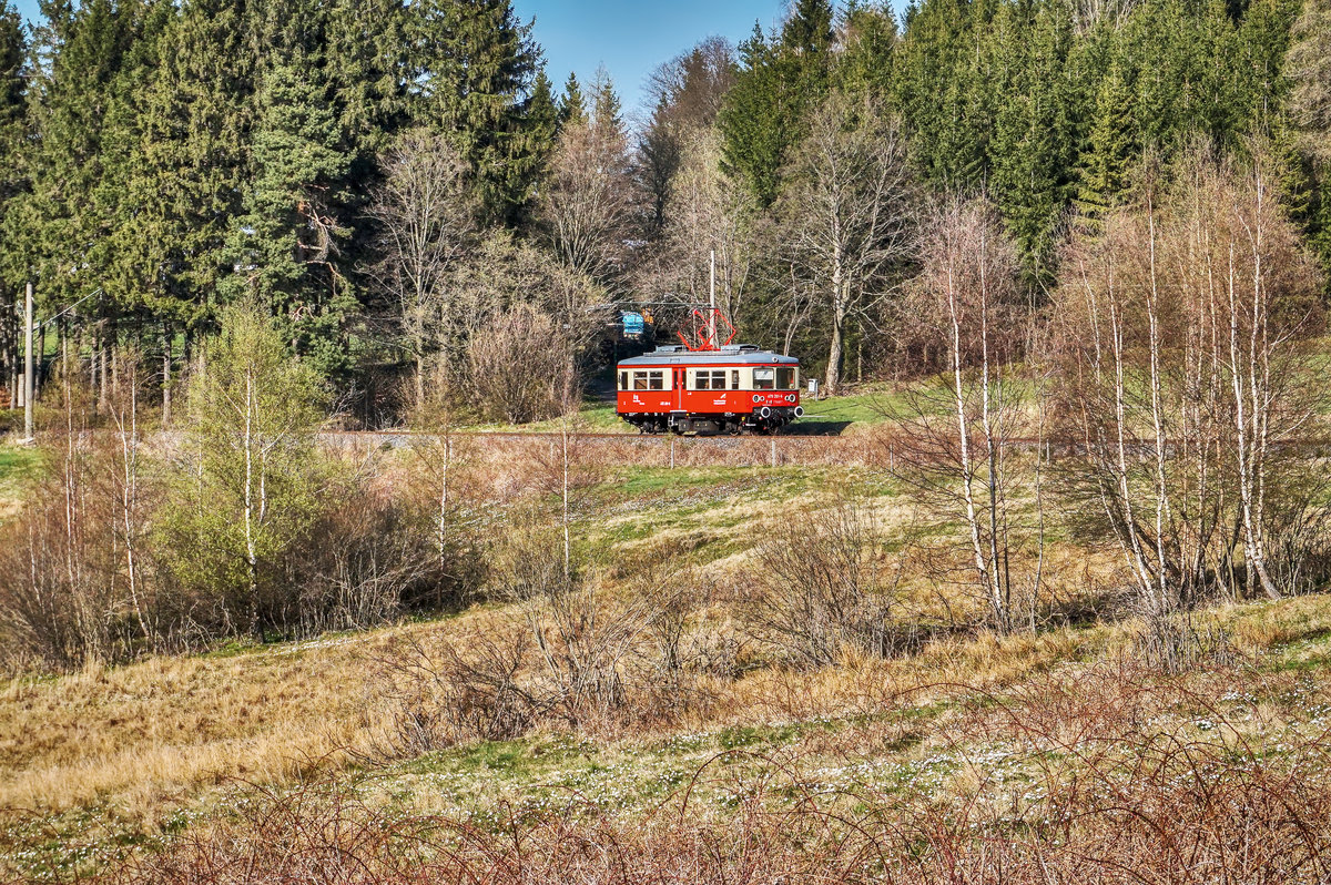 Nachschuss von 479 201-6 auf der Fahrt von Cursdorf nach Lichtenhain an der Bergbahn. 
Unterwegs war der Triebwagen als RB 29945.
Aufgenommen am 9.4.2017, kurz nach Cursdorf.