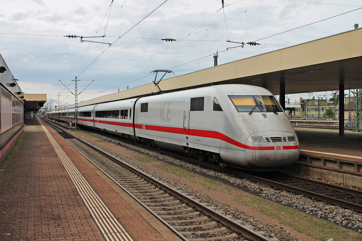 Nachschuss am 04.08.2015 auf 401 057-5  Landshut , als dieser als ICE 70 (Basel SBB - Hamburg Altona) in den Badiscehn Bahnhof von Basel an den Bahnsteig rollte.