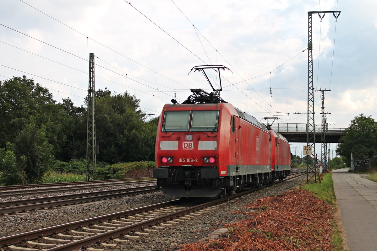 Nachschuss am 18.08.2015 auf die 185 106-2, als sie zusammen mit 185 101-3 als Lokzug auf das Überholgleis gen Süden in Mühheim (Baden) fuhr.