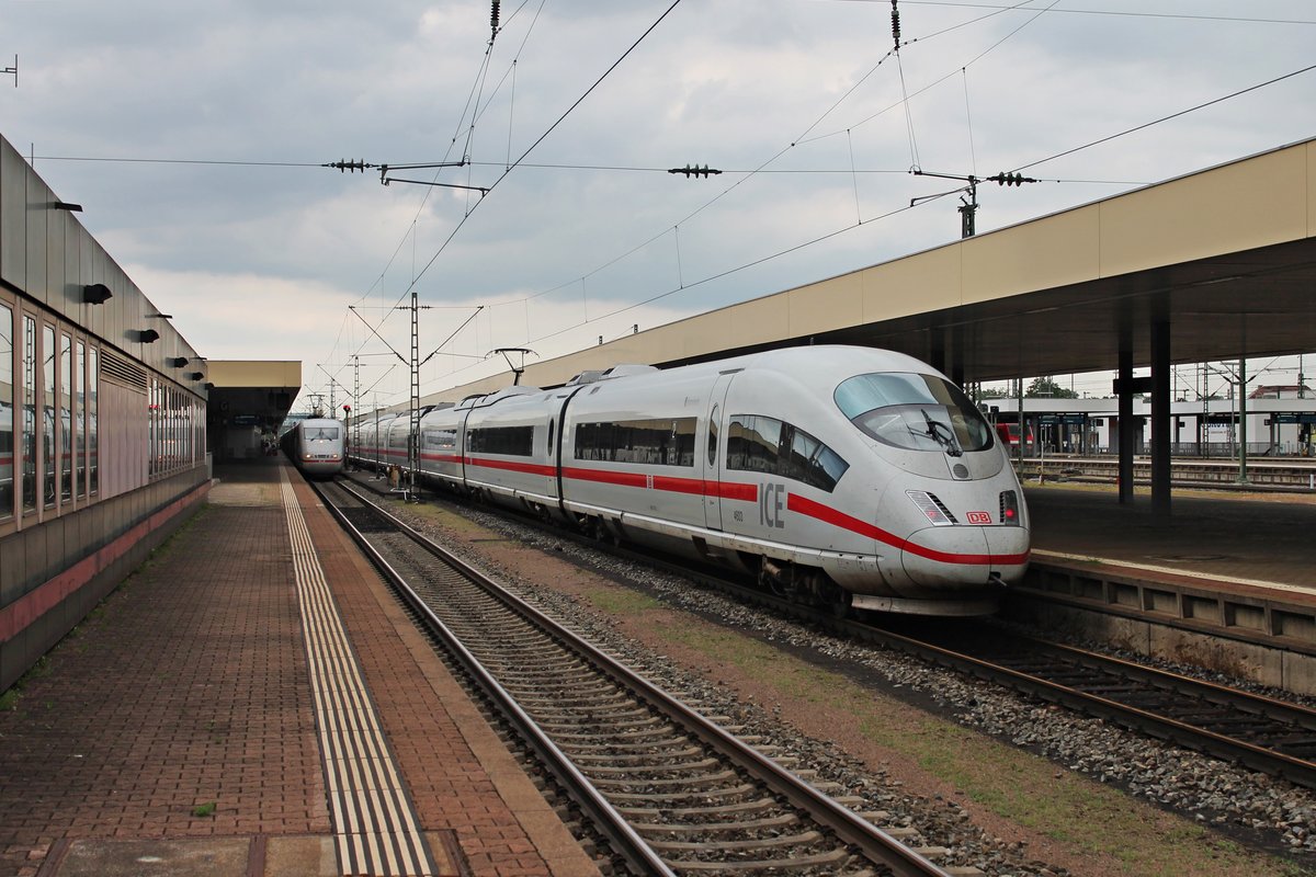 Nachschuss am 23.07.2015 auf 406 503-3 (4603)  Mannheim , als dieser als ICE 104 (Basel SBB - Amsterdam CS) zusammen mit 406 007-5 (4607)  Hannover  als ICE 504 (Basel SBB - Köln Hbf) in Basel Bad Bf auf Gleis 4 am Bahnsteig standen.