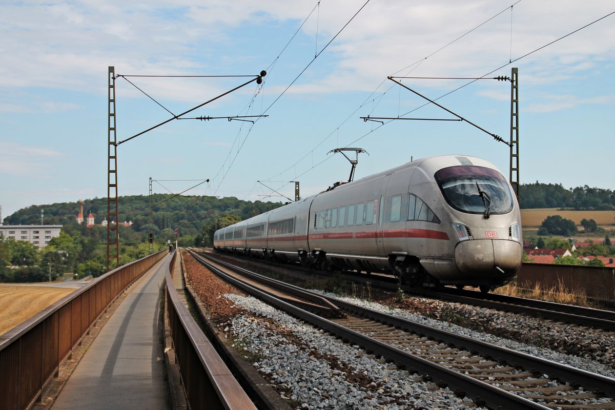 Nachschuss am 24.08.2015 auf 411 564-8  Rödental , als dieser über die Donaubrücke bei Mariaort in Richtung Regensburg Hbf fuhr.