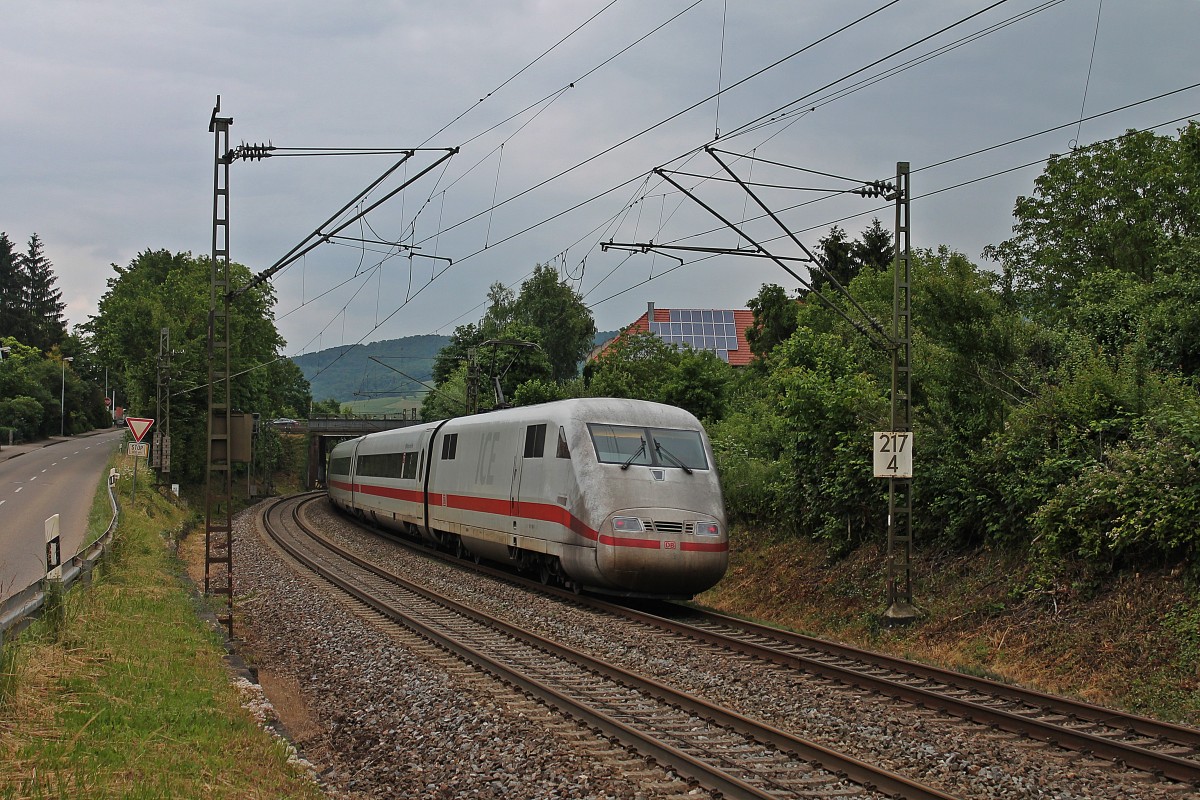 Nachschuss am 25.06.2013 auf 401 060-9  Mlheim an der Ruhr , als er die Sdkurve von Schallstadt gen Freiburg durchfuhr.