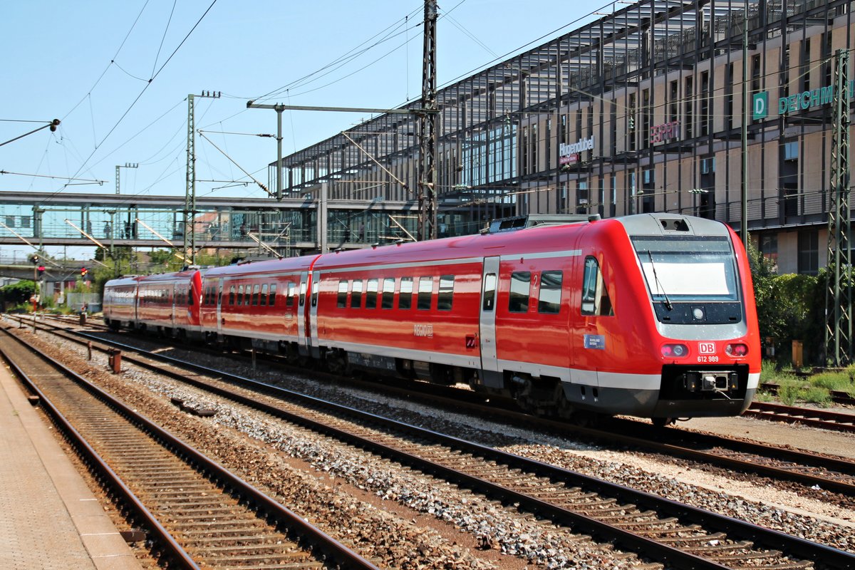 Nachschuss am 26.08.2015 auf 612 989, der an diesem Tag zusammen mit 612 061 durch den Regensburger Hauptbahnhof in Richtung Süden rangierte.