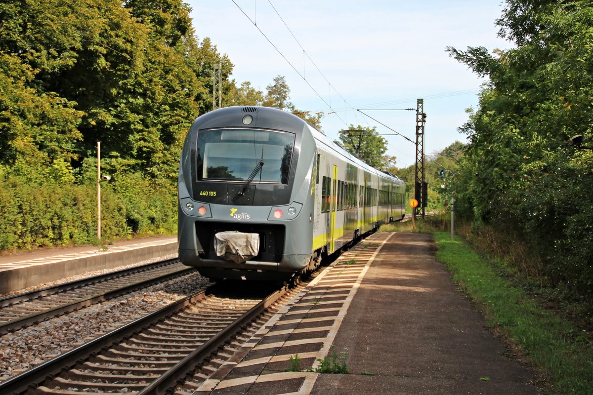 Nachschuss am 27.08.2015 auf agilis 440 105, der als ag (Neunmarkt (Oberpf) - Plattling) aus dem Hp Etterzhausen gen Regensburg Prüfening fuhr.